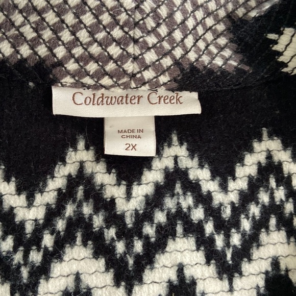 Coldwater Creek black and white chevron sweater/jacket with toggle close - Picture 2 of 6